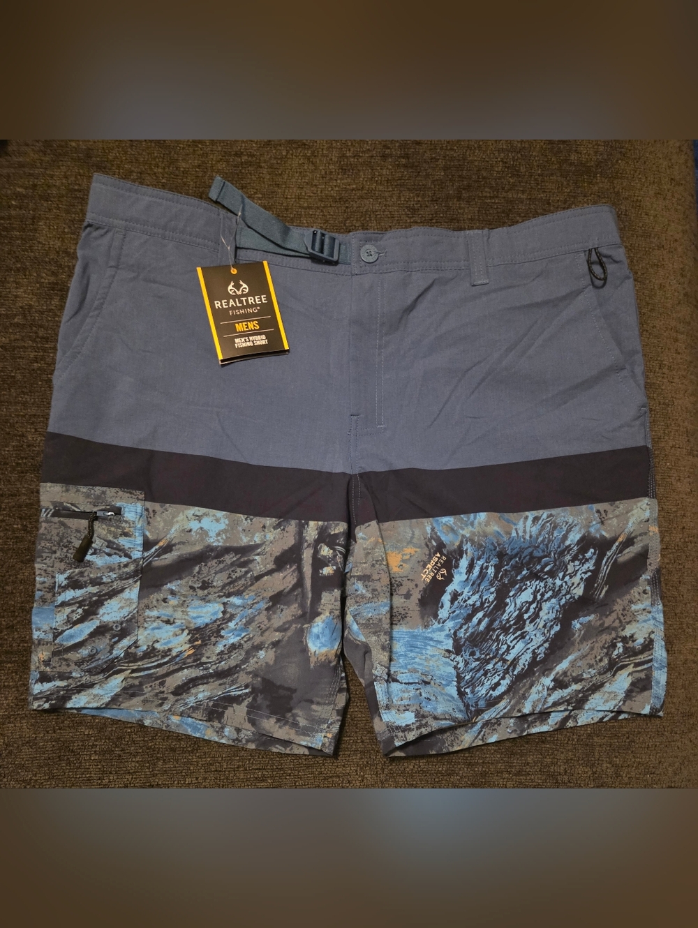 Realtree Men's Blue  Hybrid Fishing Shorts. Size XL 40-42